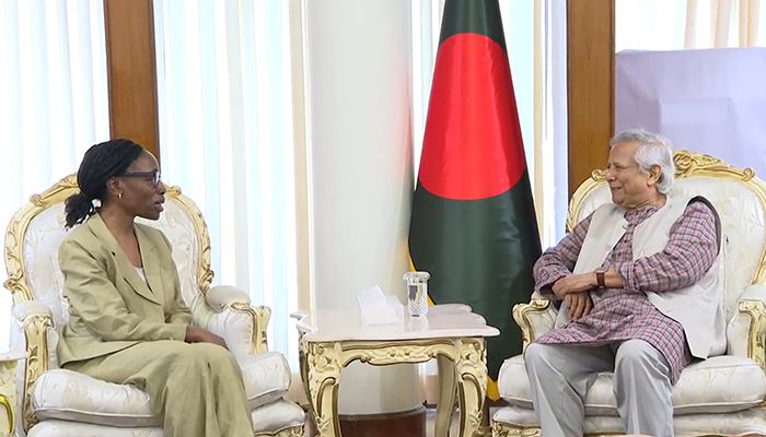 কোনো দাবির মুখে ভোট পেছানোর সম্ভাবনা নেই: প্রধান উপদেষ্টা