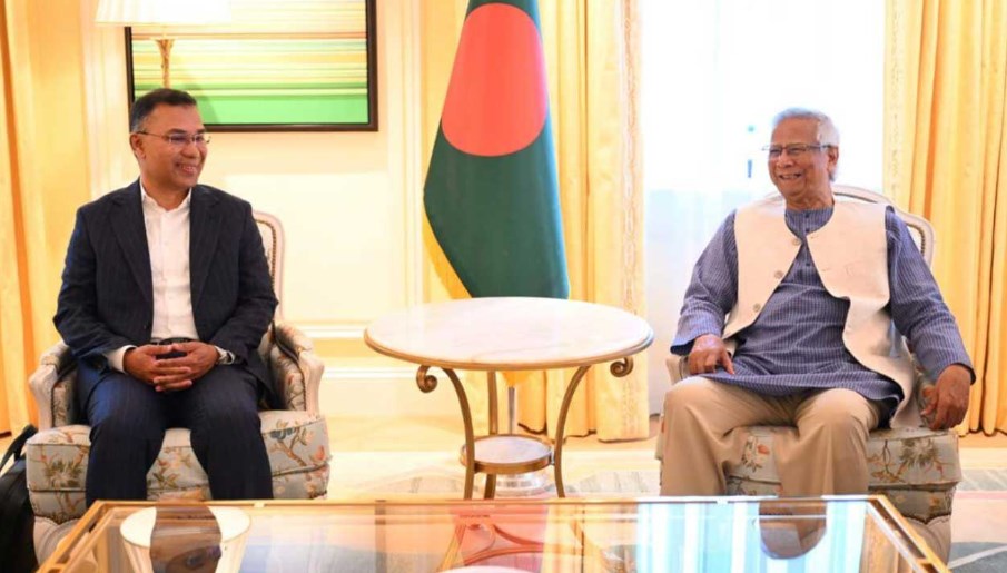 কেক পাঠিয়ে প্রধান উপদেষ্টাকে জন্মদিনের শুভেচ্ছা জানালেন তারেক রহমান