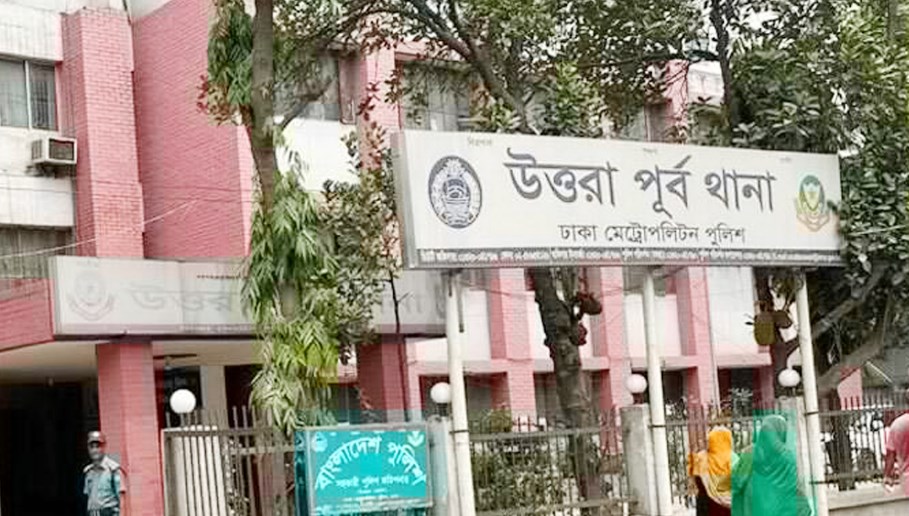 উত্তরায় দাঁড়িয়ে থাকা মানুষের ওপর উঠে গেল ট্রাক, প্রাণ গেল ৩ জনের