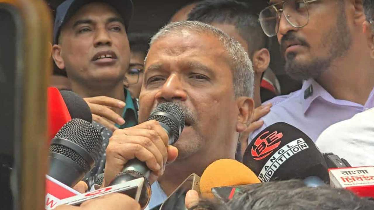মাইলস্টোন শিক্ষার্থীদের ৬ দফা দাবি মেনে নেওয়া হয়েছে: আইন উপদেষ্টা