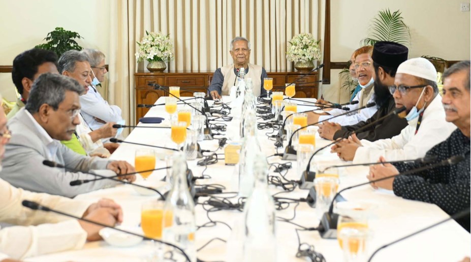 ফ্যাসিবাদবিরোধী দলগুলোর ঐক্য আরও বেশি দৃশ্যমান করতে হবে: প্রধান উপদেষ্টা