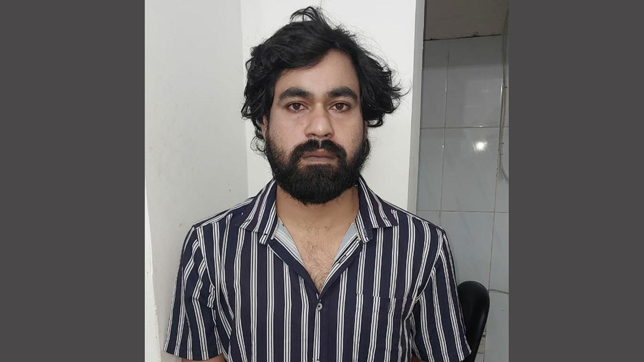 কাজীপাড়ায় মিছিলে নেতৃত্ব দেওয়া ছাত্রলীগ নেতা গ্রেপ্তার
