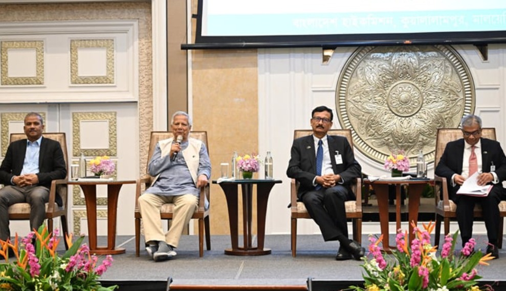 প্রবাসীদের রেমিটেন্সে অর্থনীতি মজবুত অবস্থায় ঘুরে দাঁড়িয়েছে : প্রধান উপদেষ্টা