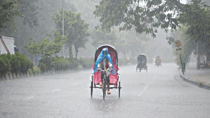 দুর্বল হবে নিম্নচাপ, বাড়বে বৃষ্টিপাত