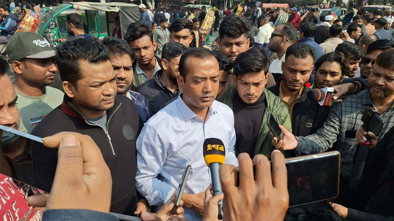 ইসি একটি বিশেষ রাজনৈতিক গোষ্ঠীর আজ্ঞাবহ হয়ে কাজ করছে : ছাত্রদল সভাপতি