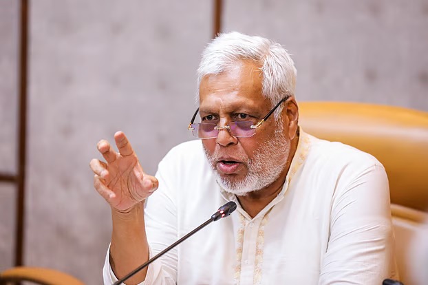 ‘সরকারি চাকরিজীবীদের বেতন বাড়ানোর সিদ্ধান্ত অন্তর্বর্তী সরকার নেবে না’