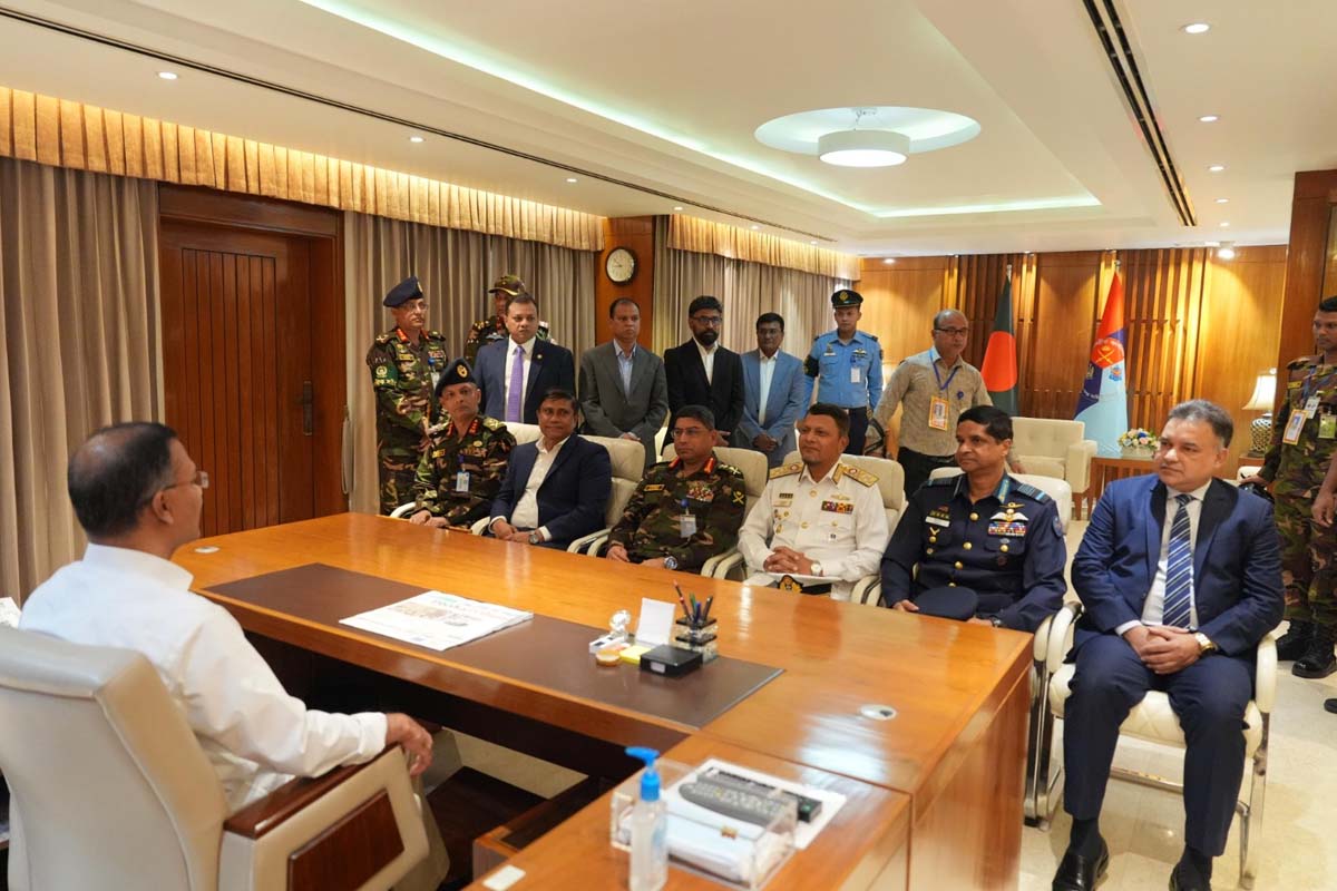 প্রথমবারের মতো সশস্ত্র বাহিনী বিভাগে অফিস করলেন তারেক রহমান 