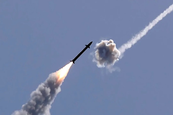 ইরানে ক্ষেপণাস্ত্র হামলা চালিয়েছে ইসরায়েল