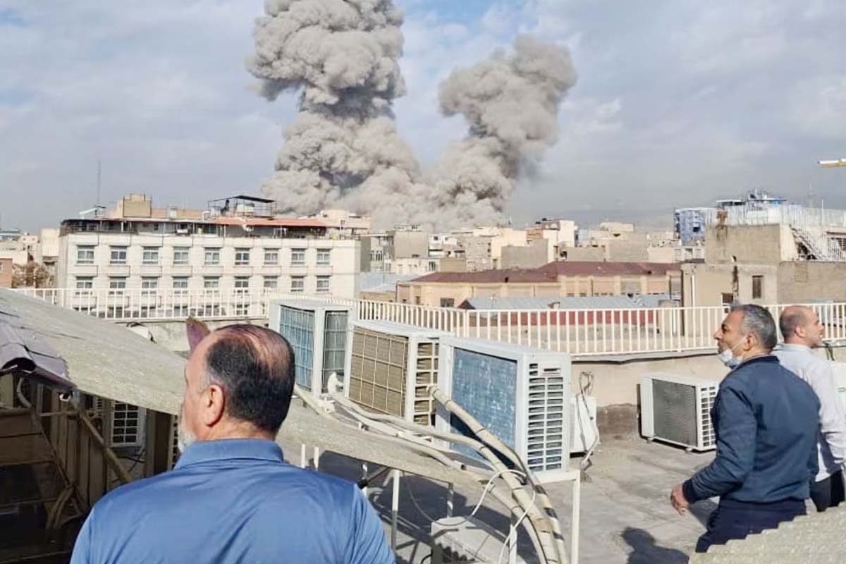 ইরানের ওপর ইসরায়েলের ভয়াবহ হামলা, পাল্টা প্রতিরোধের ঘোষণা