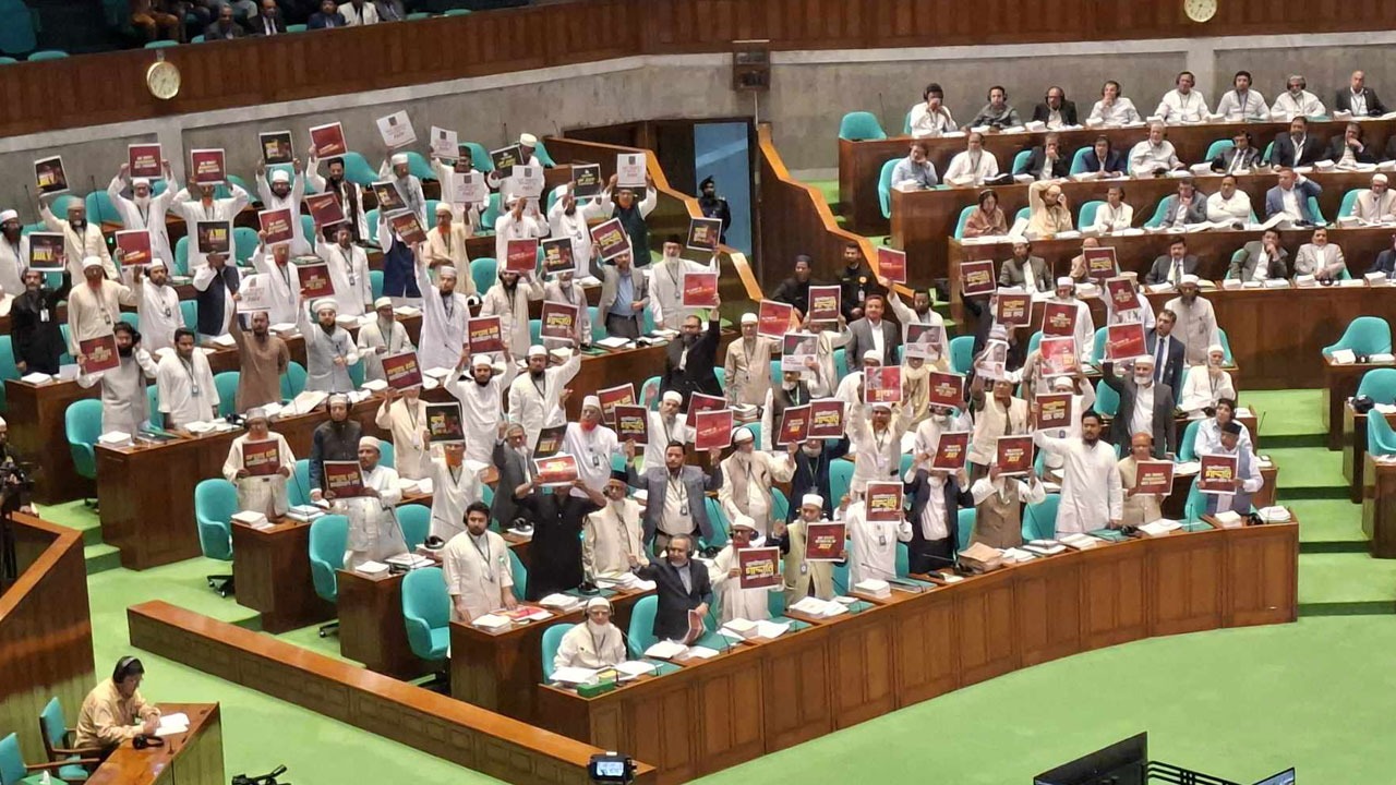 রাষ্ট্রপতির ভাষণের সময় বিরোধী দলের ওয়াকআউট