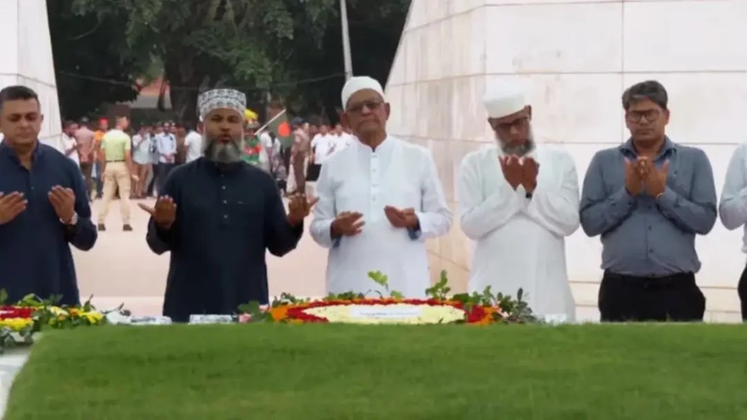 জিয়াউর রহমান ও খালেদা জিয়ার সমাধিতে নবনির্বাচিত রাষ্ট্রপতির শ্রদ্ধা