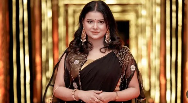 অভিনয় ভালোবাসেন, তবে যে শর্তে কাজ করতে চান শবনম ফারিয়া